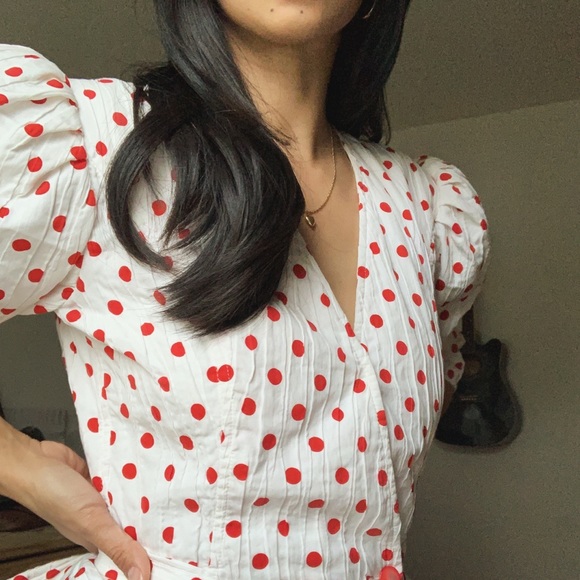 Meet Your Posher, Kristine - Picture 3 of 5